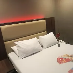 Hotel Sogo Wood Street, Pasay